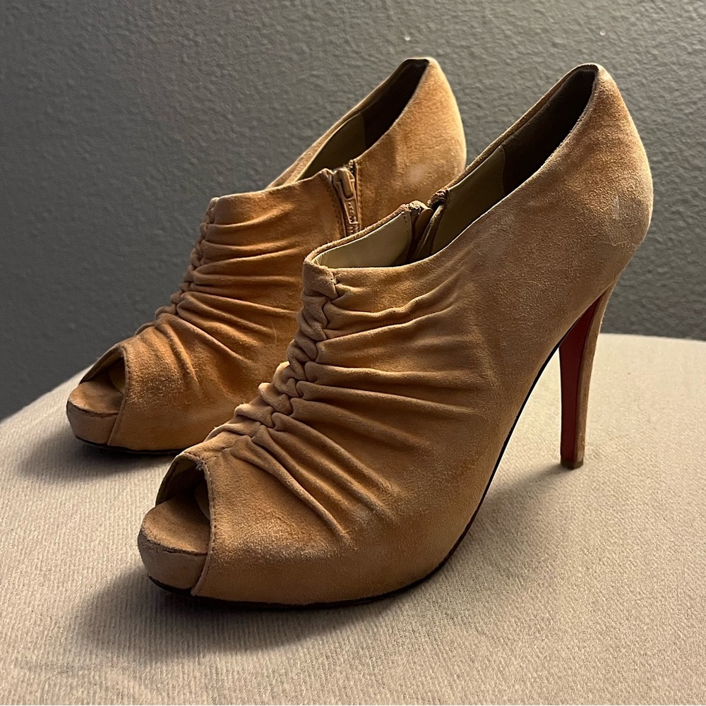 Used Christiano Louboutin bootie heels. IT/EU 39 / US 8.5